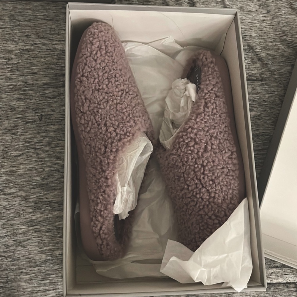 Everlane ReNew Teddy Slipper